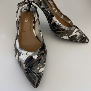 J. Renee Sling Back White,Gray, Black Mesh Heels Size 9